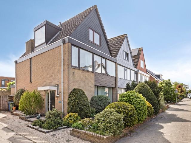 Woning te koop: Stationsweg 114 3 HT Hoek van Holland Vastgoed Nederland