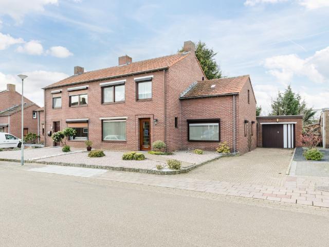 Woning te koop: Steenakkerstraat 9 6051JV Maasbracht Vastgoed Nederland