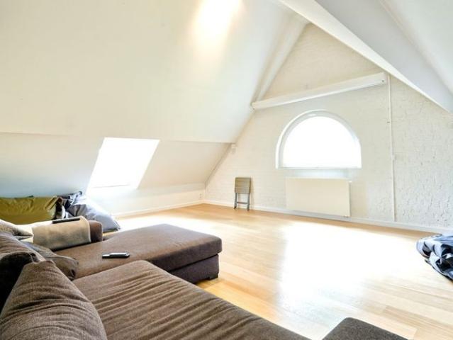 Woning te huur in Ukkel voor € 7.950 met 8 slaapkamers