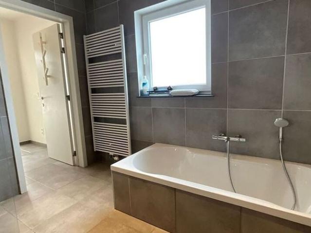 Woning te huur in Wevelgem voor € 895 met 2 slaapkamers