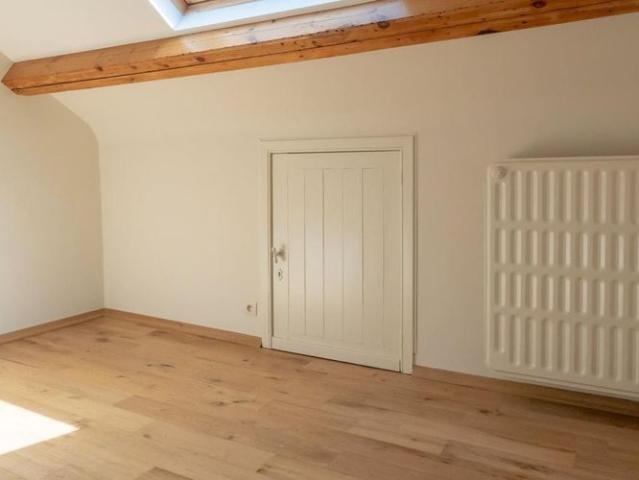 Woning te huur in Wezembeek Oppem voor € 2.300 met 4 slaapkamers