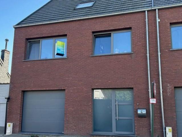 Woning te huur in Wichelen voor € 1.200 met 5 slaapkamers