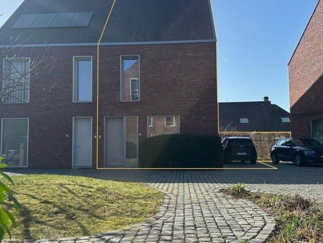 Woning te huur in Wondelgem voor € 1.300 met 4 slaapkamers