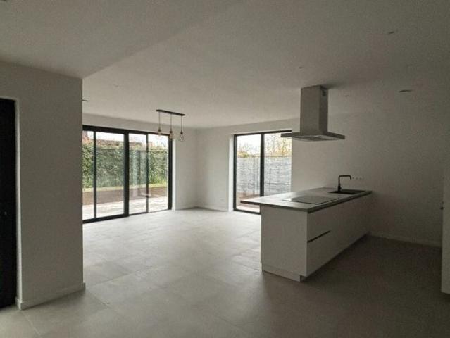 Woning te huur in Zonhoven voor € 1.300 met 3 slaapkamers
