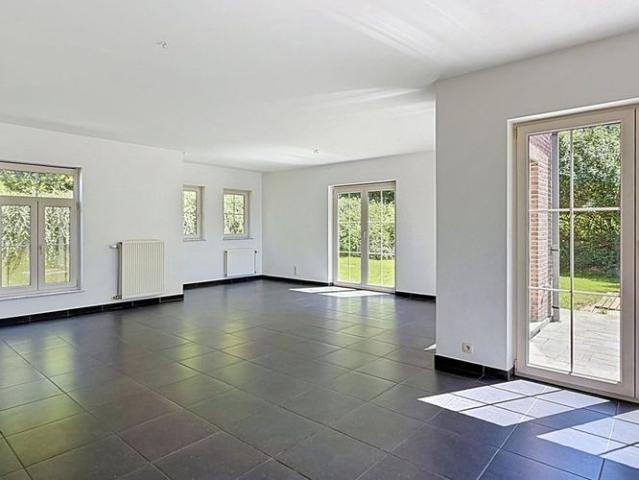 Woning te huur in Archennes voor € 1.650 met 3 slaapkamers