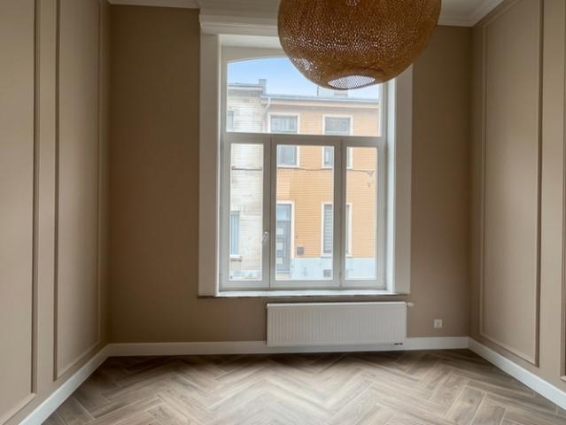 Woning te huur in Etterbeek voor € 2.350 met 4 slaapkamers