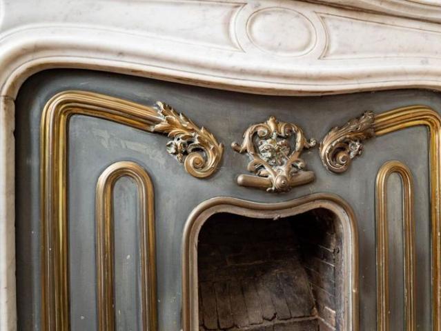Woning te huur in Ghlin voor € 2.500 met 4 slaapkamers