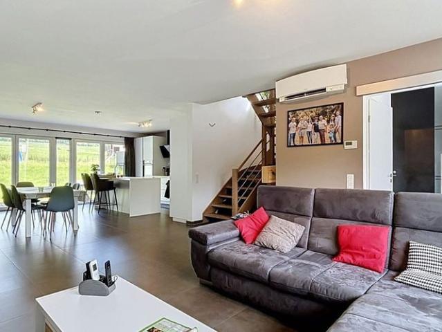 Woning te huur in Gomzé Andoumont voor € 1.600 met 4 slaapkamers