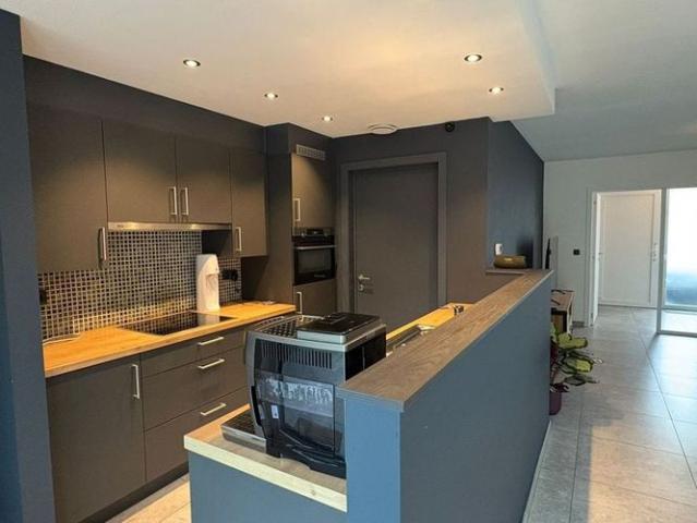 Woning te huur in Izegem voor € 1.150 met 3 slaapkamers