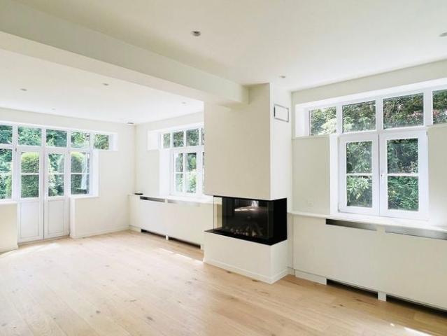 Woning te huur in Kraainem voor € 2.950 met 4 slaapkamers