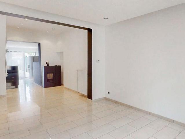 Woning te huur in La Hestre voor € 950 met 2 slaapkamers