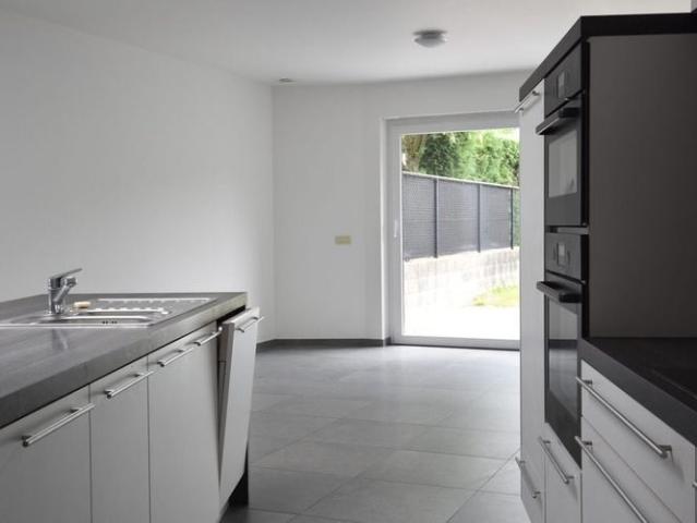 Woning te huur in Nieuwkerken Waas voor € 1.325 met 3 slaapkamers