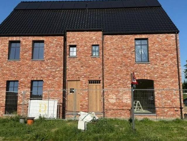Woning te huur in Paal voor € 1.590 met 5 slaapkamers