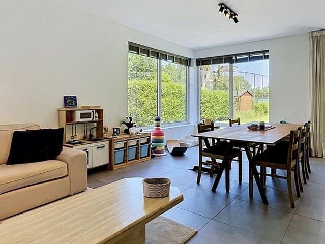 Woning te huur in Sint Denijs Westrem voor € 1.650 met 4 slaapkamers