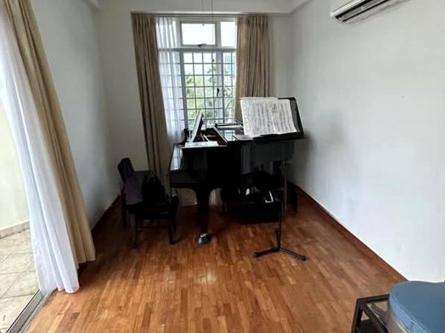 Woodgrove Condominium D25, Condominium