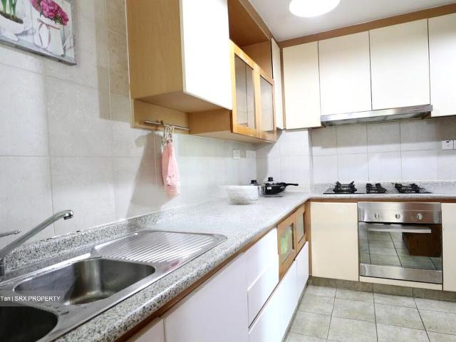 Woodgrove Condominium D25, Condominium