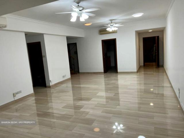 Woodgrove Condominium D25, Condominium