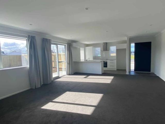 WOODEND THREE BEDROOMS, TWO BATHROOM NEAR NEW HOME, DOUBLE GARAGE