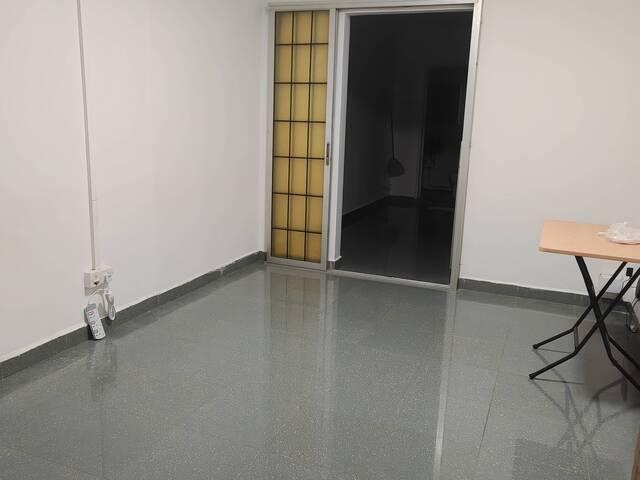 Woodland studio 1 room + 1 kitchen for rent