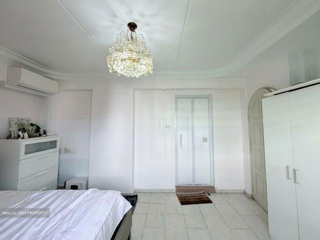 Woodlands Crescent Woodlands, HDB 5 Rooms