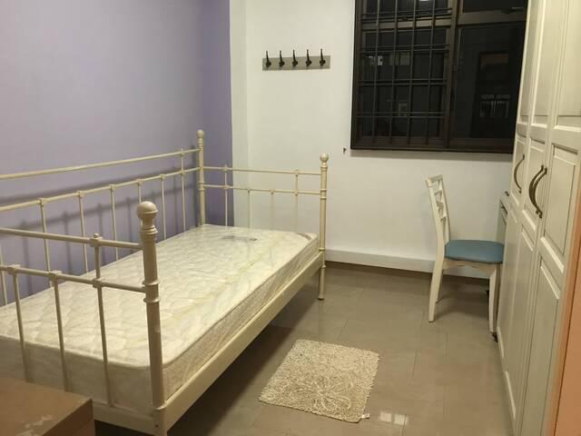 Woodlands Blk 512 Common Room For 1 PERSON