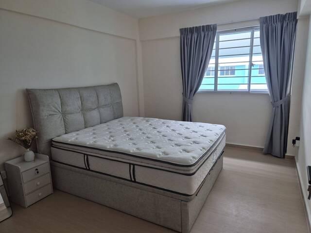 Woodlands St 13: Common room