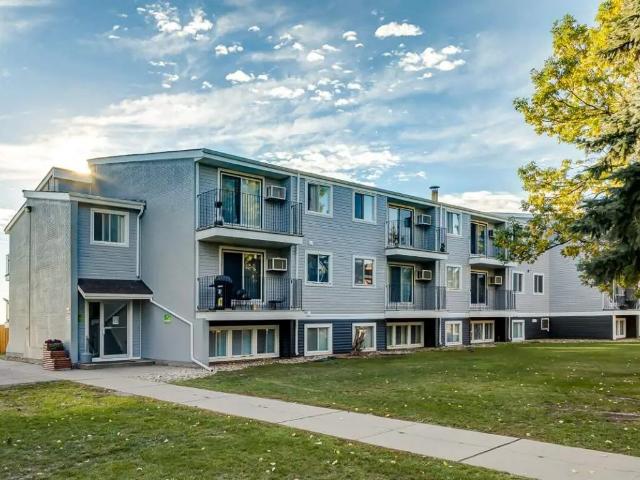 Woodlily Court 1 Bedroom Apartment for Rent at 23 Wood Lily Dr, Moose Jaw, SK S6J 1B4
