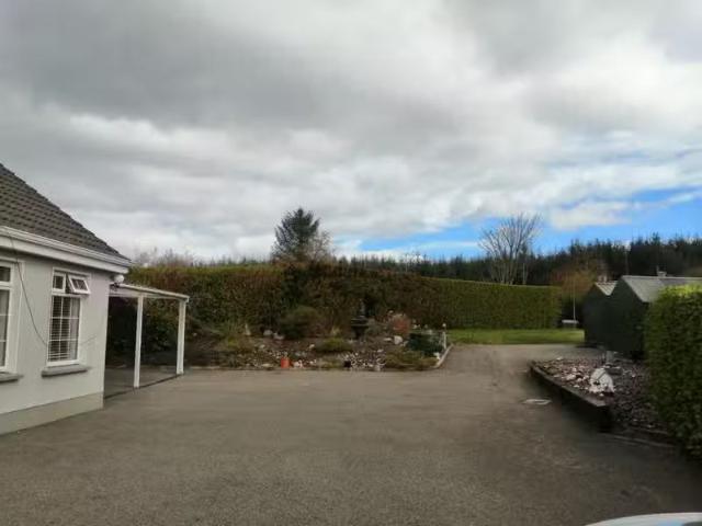 Woodside, Grenagh, Co. Cork is for rent