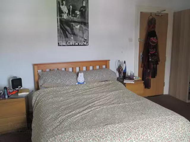WOODSTOCK ROAD Double Bedroom To Let