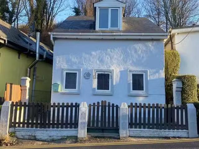 Woodview, Church Bay Road, Crosshaven, Cork, Myrtleville, Co..
