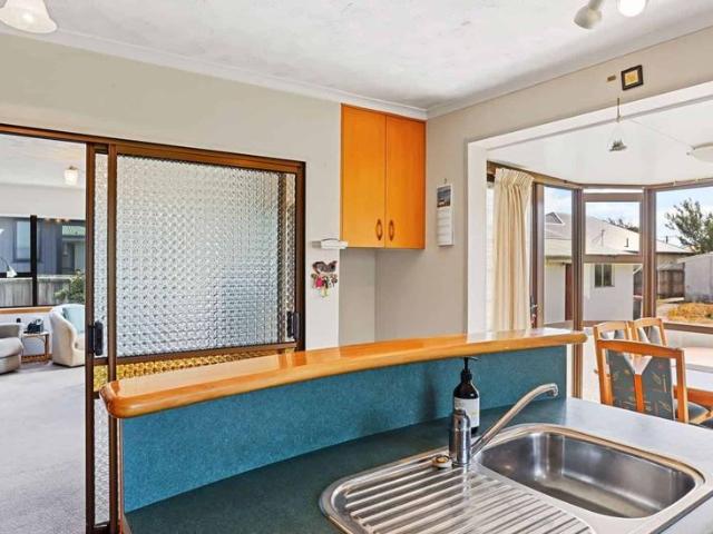 WOOLSTON TIDY FAMILY HOME ON LARGE SECTION