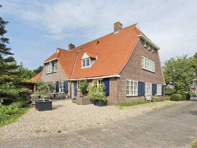 Woonboerderij, hoekwoning te huur in Maurik