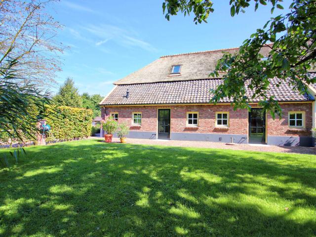 Woonboerderij, 2 onder 1 kapwoning te huur in Angerlo