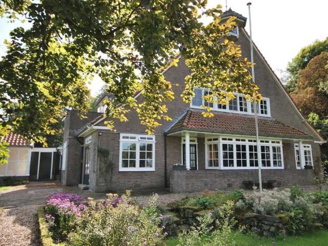 Woonboerderij, 2 onder 1 kapwoning te huur in Enschede