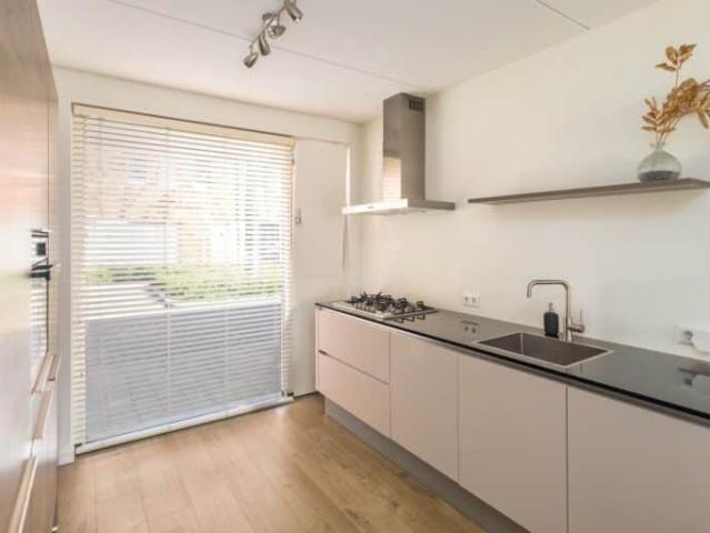 Woonhuis, Eengezinswoning, Tussenwoning te huur in Tilburg