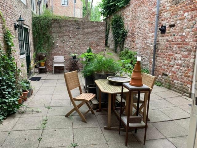 Woonhuis, Grachtenpand, Tussenwoning te huur in Middelburg