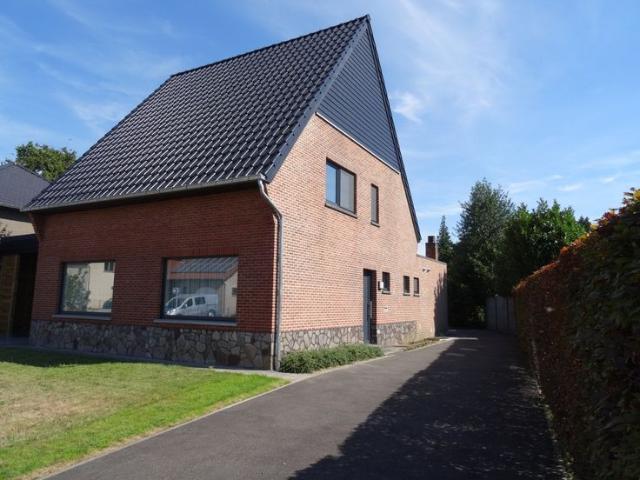 Woonhuis met tuin te huur