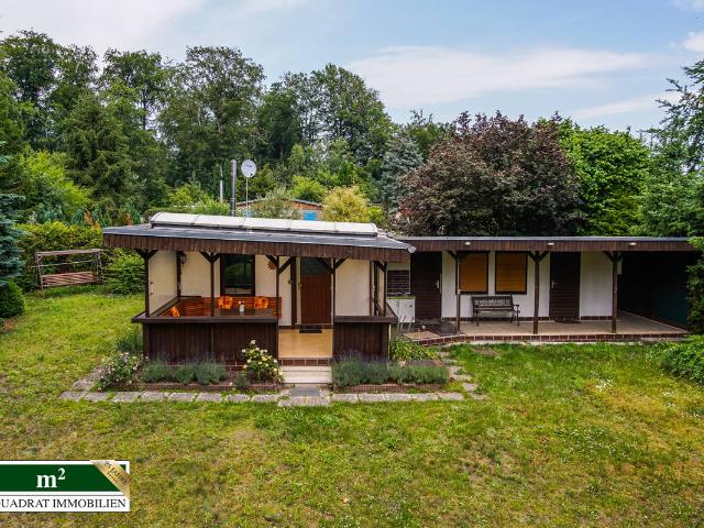 Wochenendhaus mit separater Sauna, und viel Platz auf dem gepflegtem, großen Grundstück