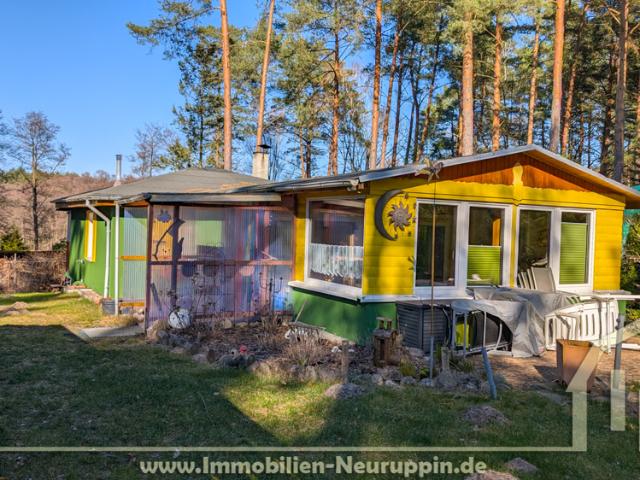 Wochenendhaus am Seeufer – mit freiem Blick aufs Wasser