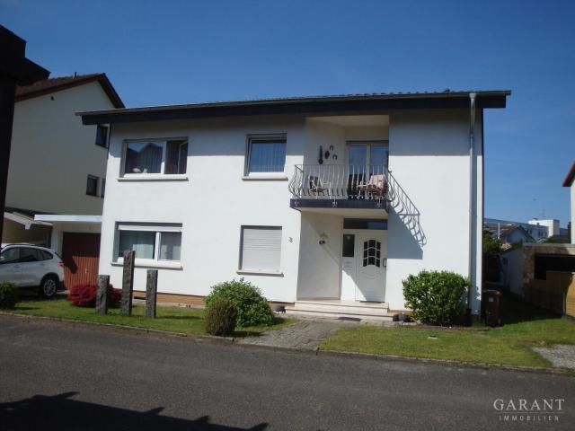 Wohlfühl Ambiente im freistehenden Architekten Zweifamilienhaus in idyllischer Bestlage