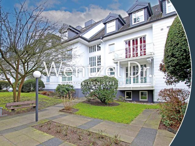 Wohlfühloase auf zwei Ebenen: Große 5 Zimmer ETW mit Balkon und TG