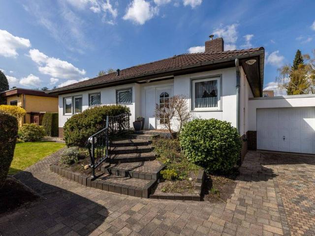 Wohlfühloase in Spandau: 4 Zimmer Bungalow mit sonnigem Garten & Garage