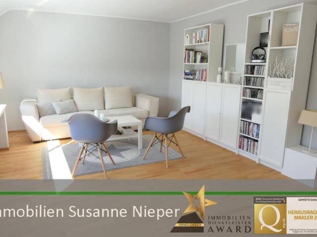 Wohlfühloase mit sonniger Dachterrasse, Einbauküche und Pkw Stellplatz in schöner Lage an der Stadtgrenze zu Haan