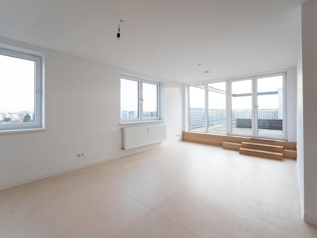 Wohn!Aktiv für Personen ab 60 Jahre. 2 Zimmer mit Terrasse über den Dächern von Berlin