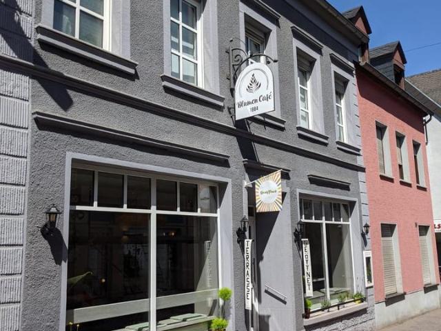 Wohn & Geschäftshaus in Schweich mit Café & 2 Wohnungen