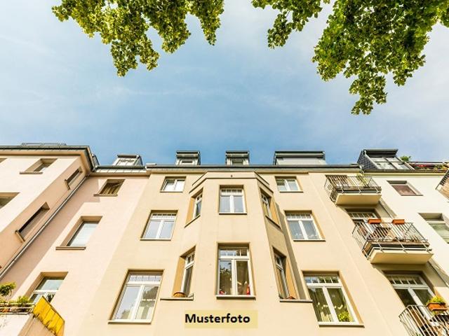 Wohn /Geschäftshaus mit Sanierungsbedarf