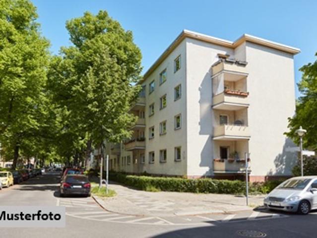 Wohn /Geschäftshaus und Wohnhaus mit Nebengebäude
