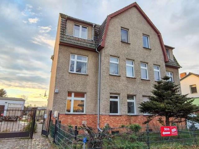 Wohn & Gewerbeensemble mit Entwicklungspotenzial – Ihre Kapitalanlage mit Flughafennähe