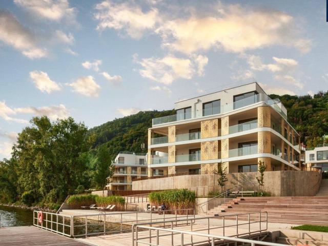 Wohn T raum am Wasser: Geräumige 5 Zimmer Wohnung mit Blick ins Grüne