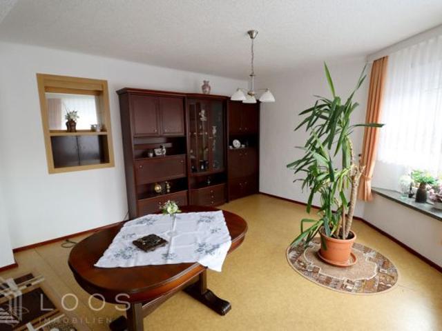 Wohn t raum mit Potenzial: Wfl. 210 m², 7 Zimmer, 2 Bäder Planung Modernisierung inklusive